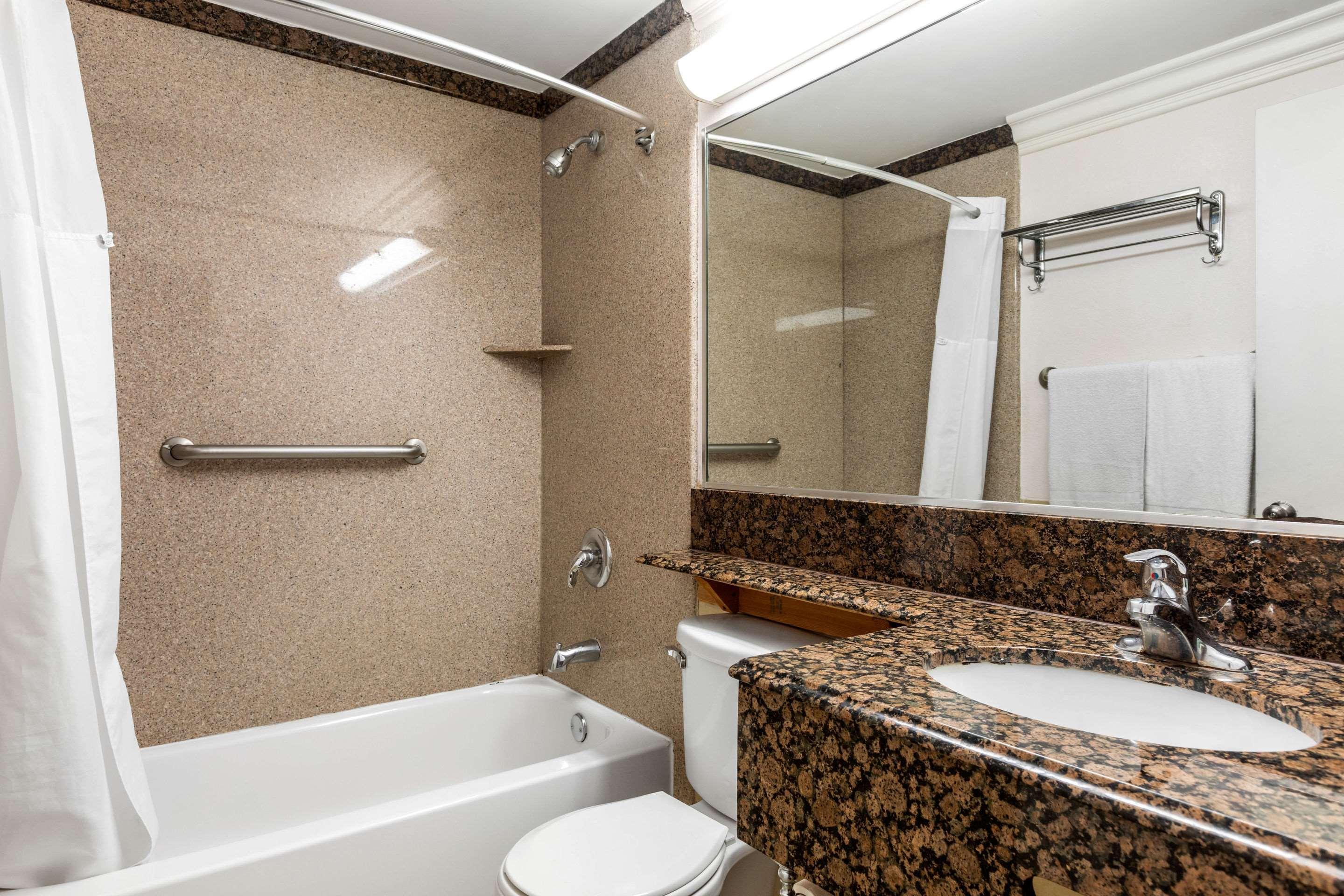 Quality Inn Lomita-Los Angeles South Bay Екстериор снимка